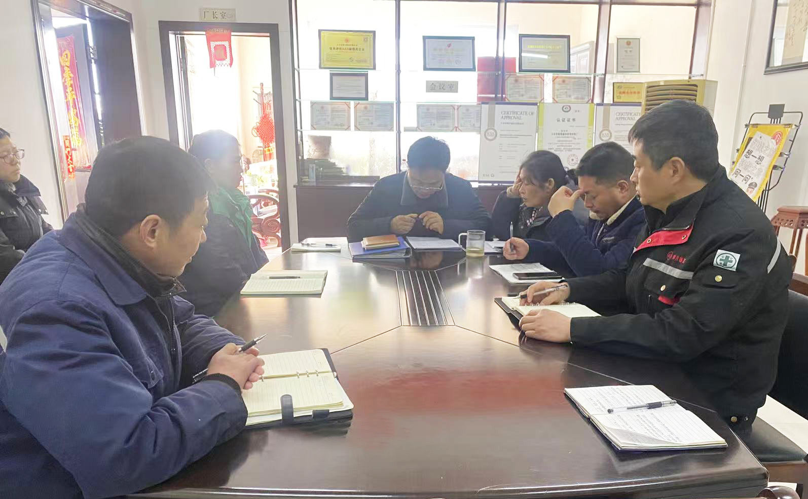 „Dafeng Mingyue Bearing Bush Co., Ltd.“ surengė pirmąjį mėnesinį susitikimą 2025 m.